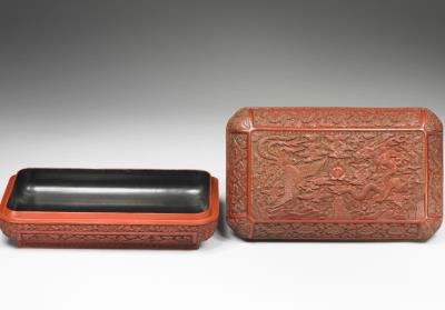 图片[3]-Rectangular box with dragon and phoenix decor/ Carved red lacquerware-China Archive